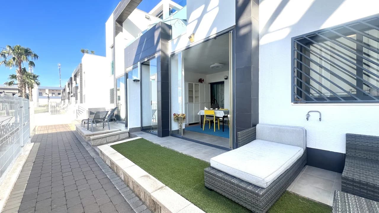 Apartment met 2 slaapkamers te koop in La Zenia, Alicante