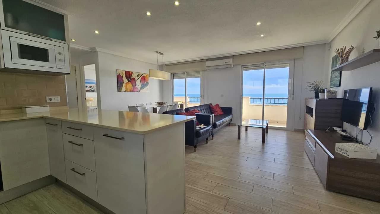 3 Bedroom Apartment for Sale in Mil Palmeras, Alicante - Image 3