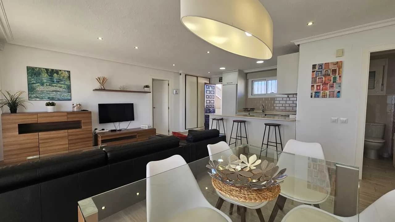 3 Bedroom Apartment for Sale in Mil Palmeras, Alicante - Image 4
