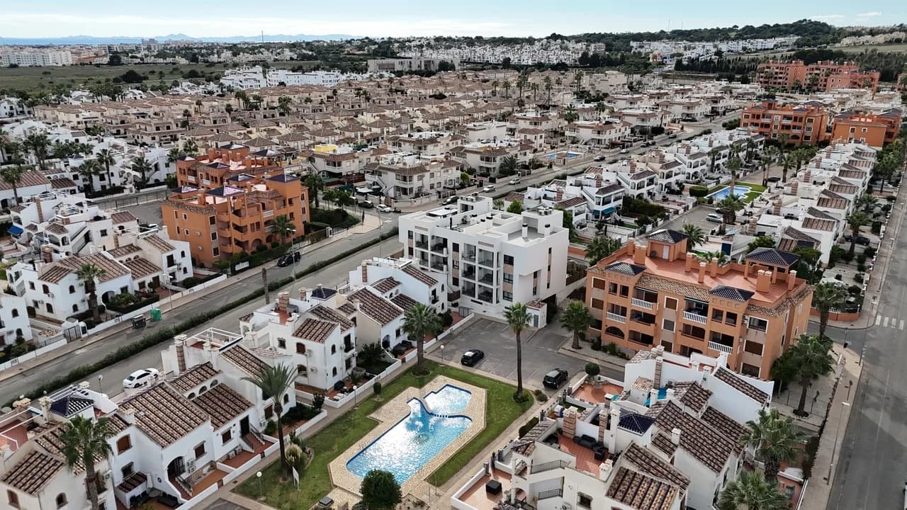 Villa de 2 chambres à vendre à Villamartin, Alicante - Image 2