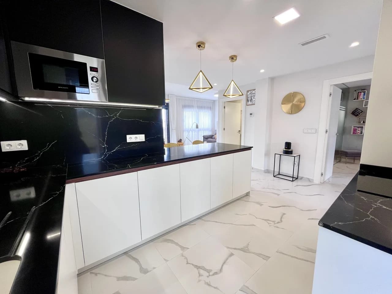 2 Bedroom Apartment for Sale in San Miguel de Salinas, Alicante - Image 4