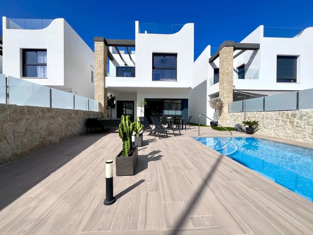 Villa z 4 sypialniami na sprzedaż w Punta Prima, Alicante