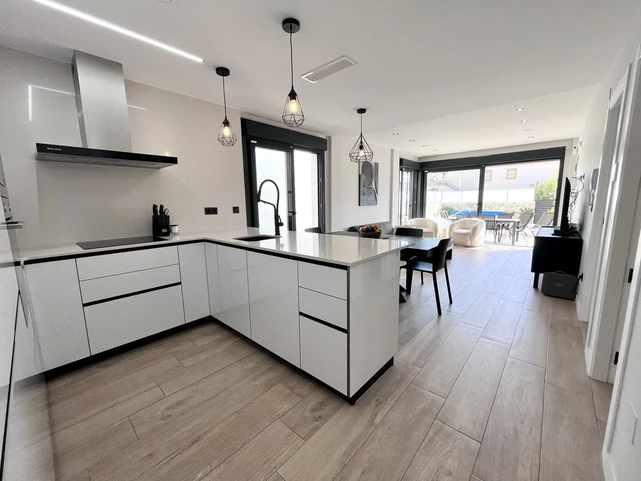 Villa z 4 sypialniami na sprzedaż w Punta Prima, Alicante - Image 3