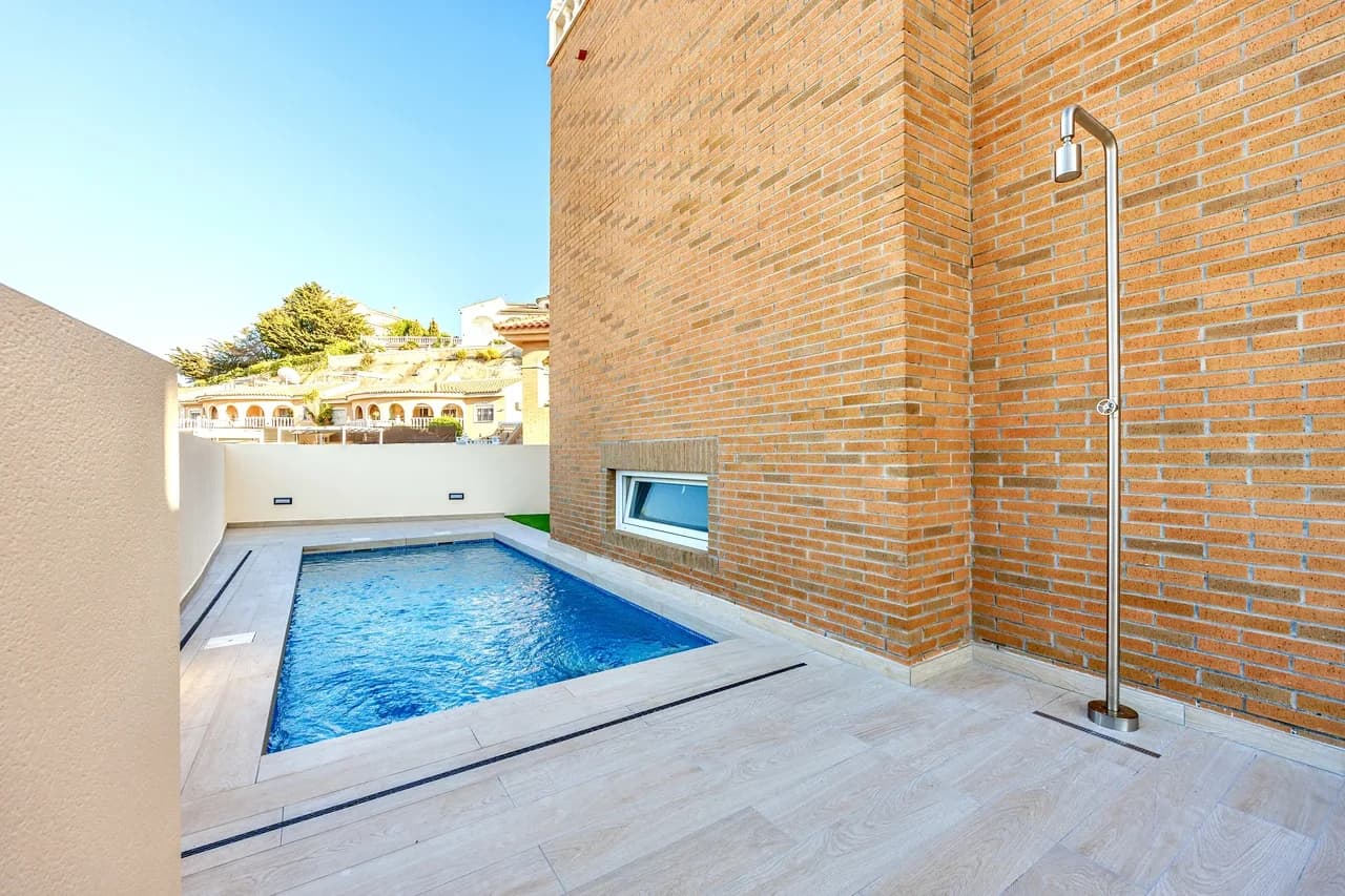 Villa z 4 sypialniami na sprzedaż w Cuidad Quesada, Alicante - Image 4