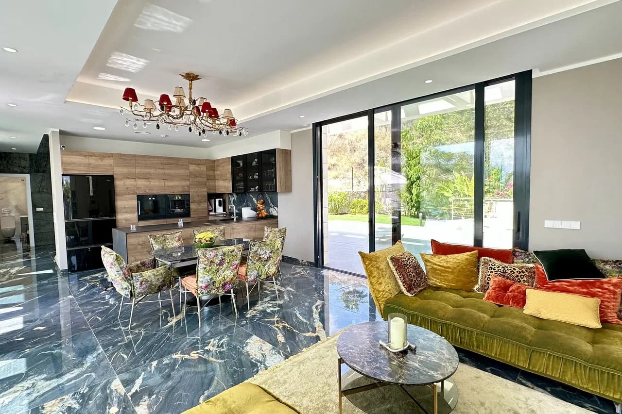 Villa de 6 dormitorios en venta en Las Colinas Golf Resort, Alicante - Image 9