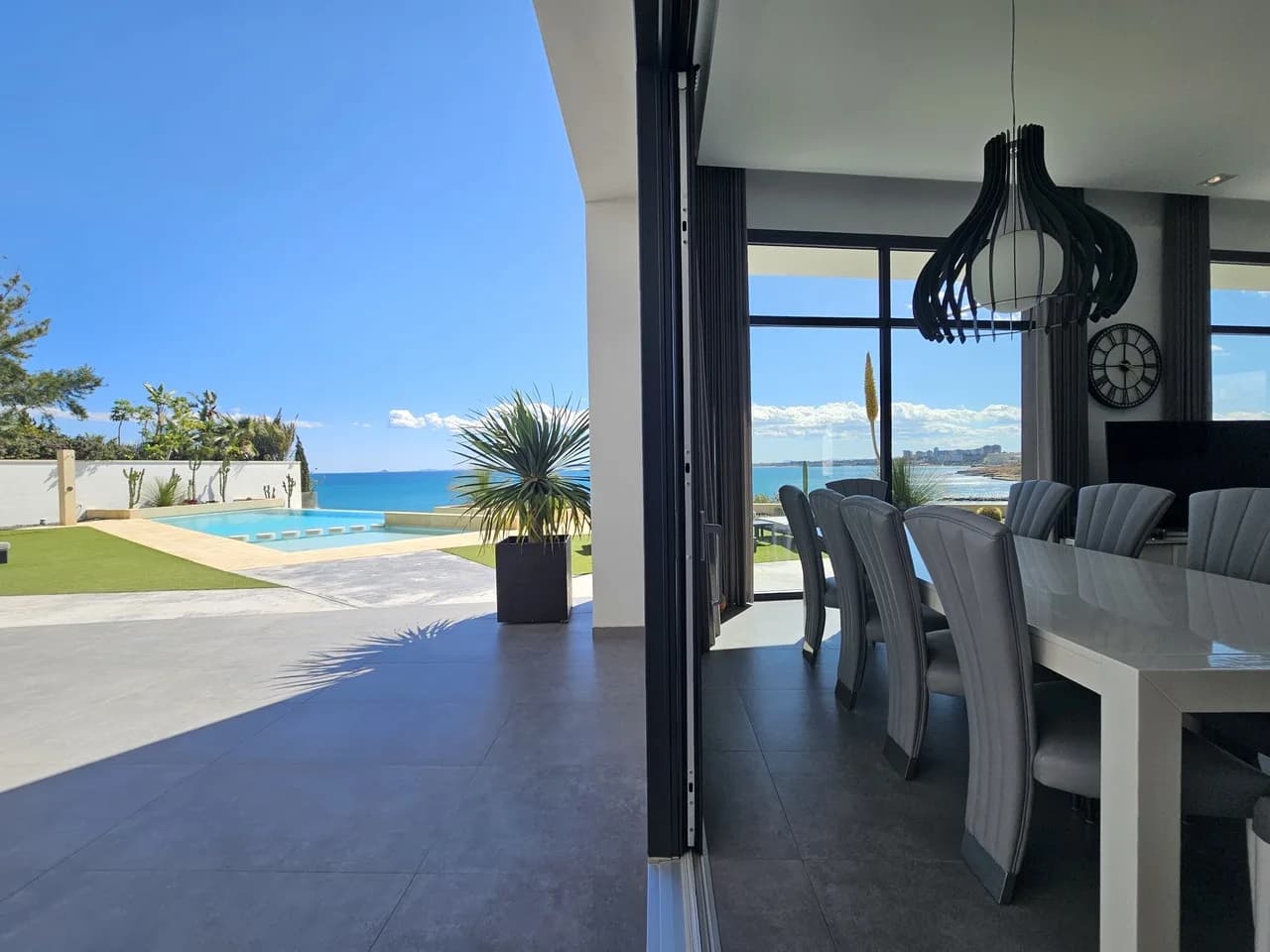 5 Bedroom Villa for Sale in Cabo Roig, Alicante - Image 8