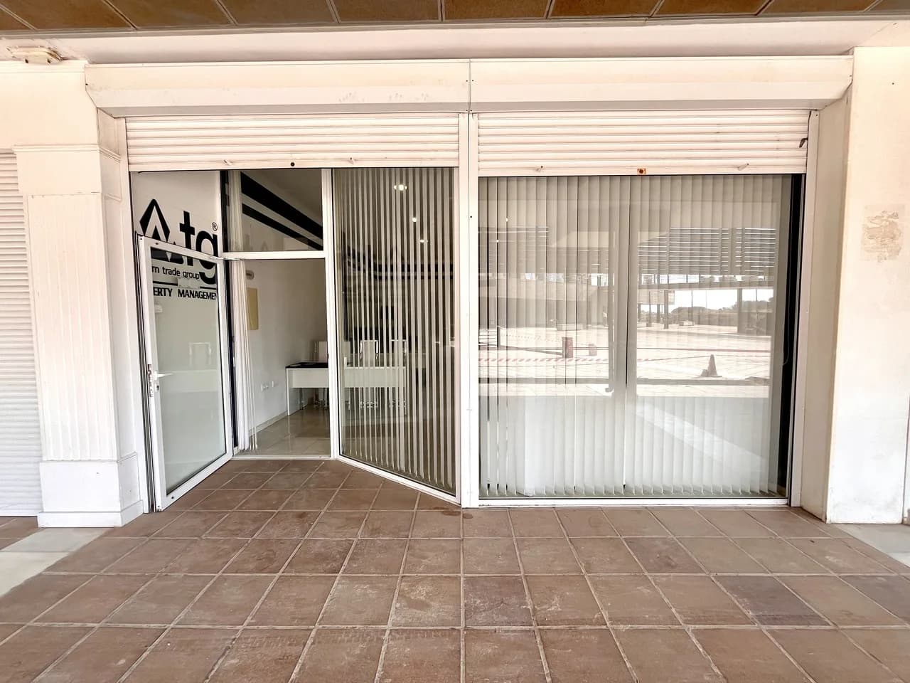 Commercial en venta en Playa Flamenca, Alicante - Image 8