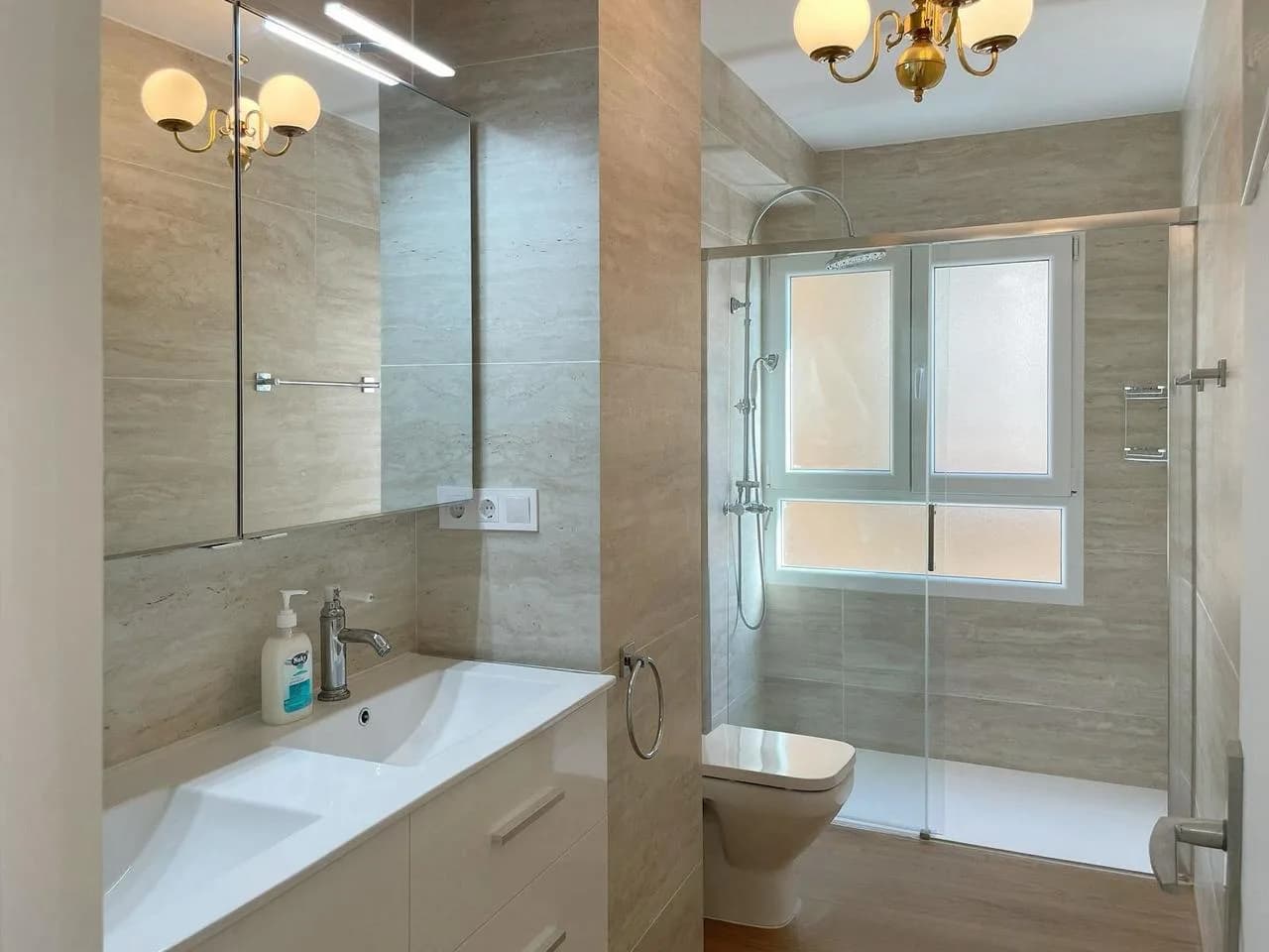 Apartment de 3 dormitorios en venta en Torrevieja, Alicante - Image 9
