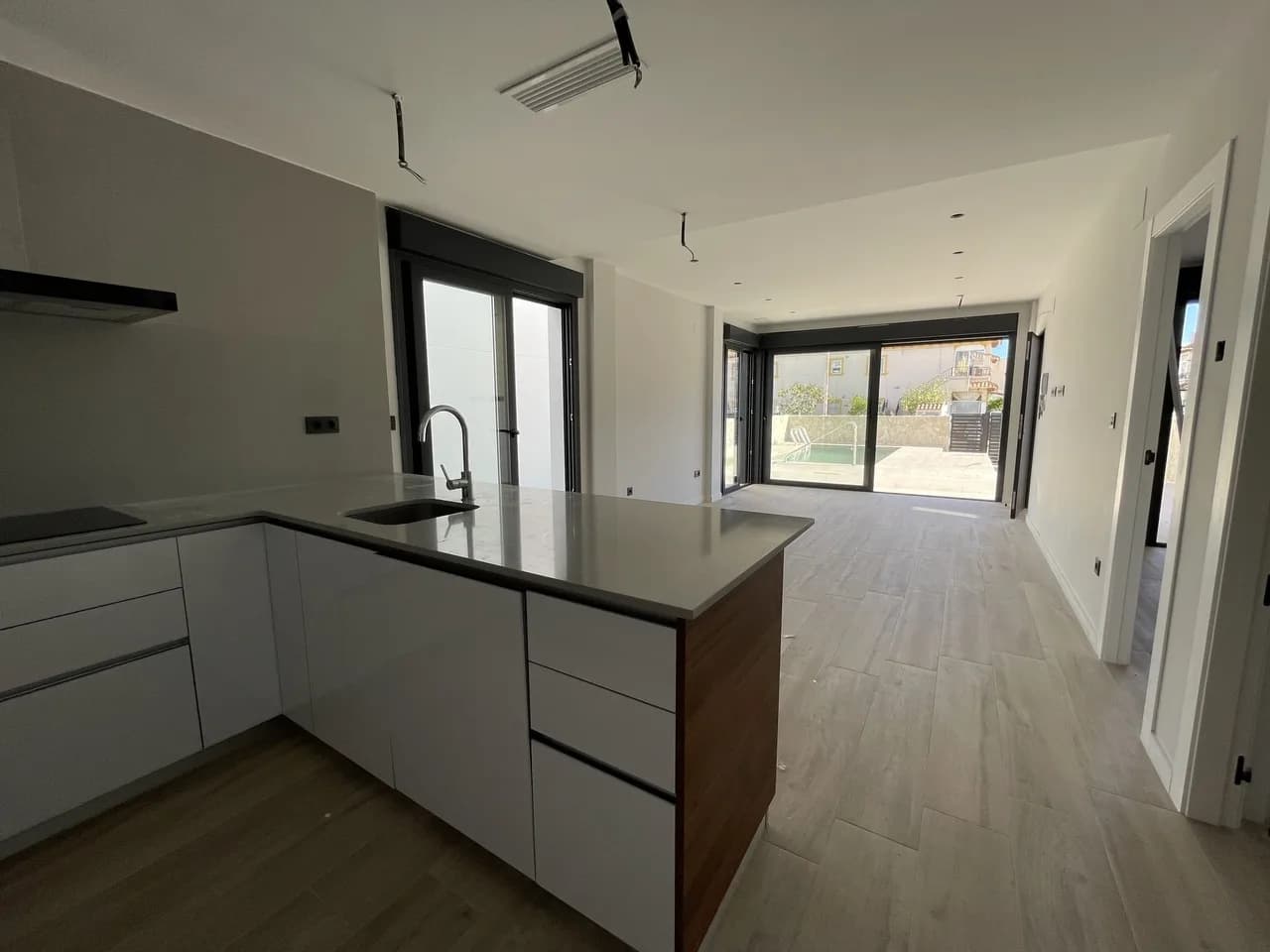 Apartment de 4 dormitorios en venta en Pilar de la Horadada, Alicante - Image 8