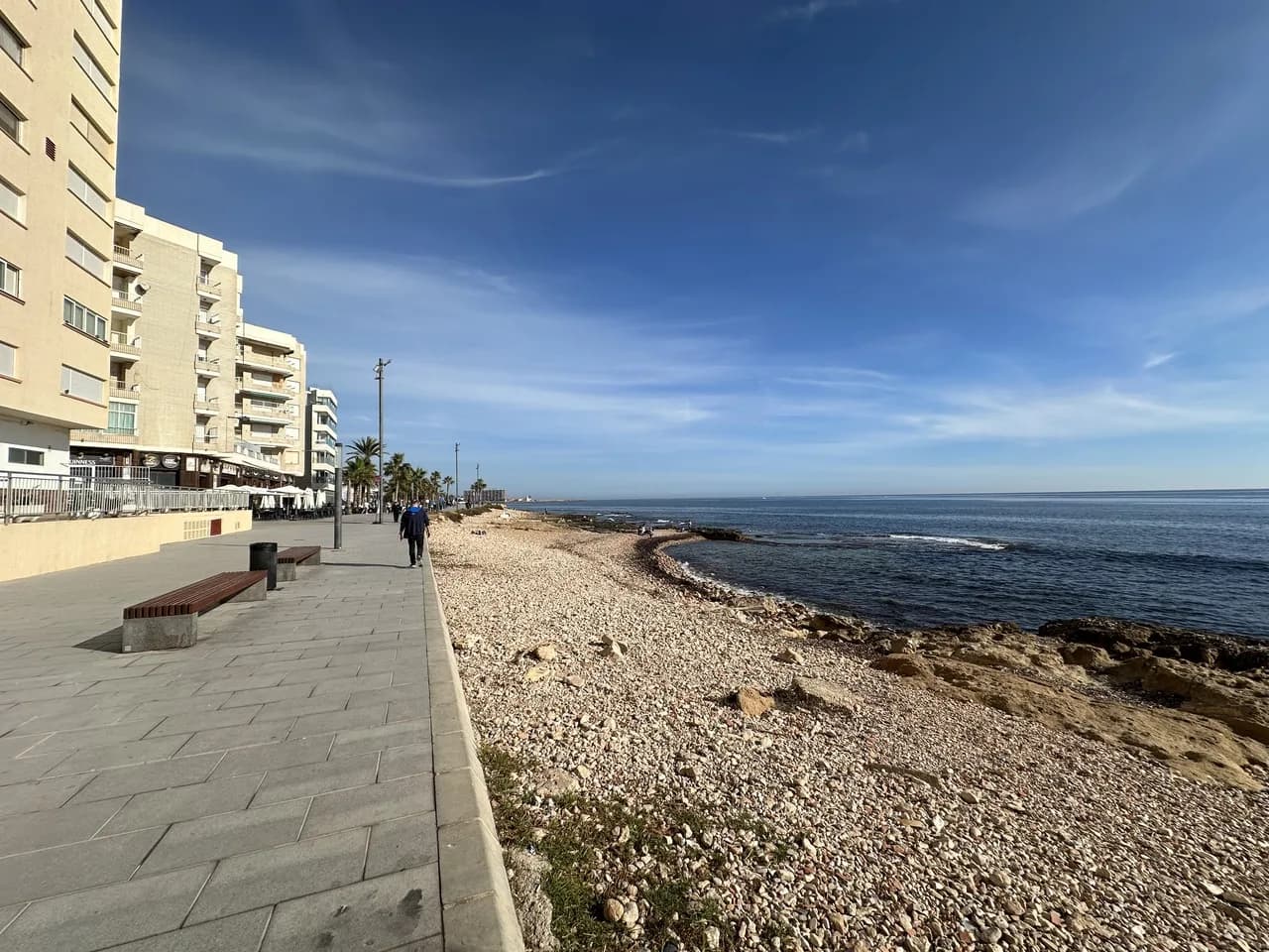 Apartment de 2 dormitorios en venta en Torrevieja, Alicante - Image 4