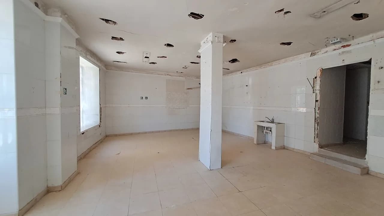 1 Bedroom Commercial for Sale in Orihuela, Alicante - Image 2