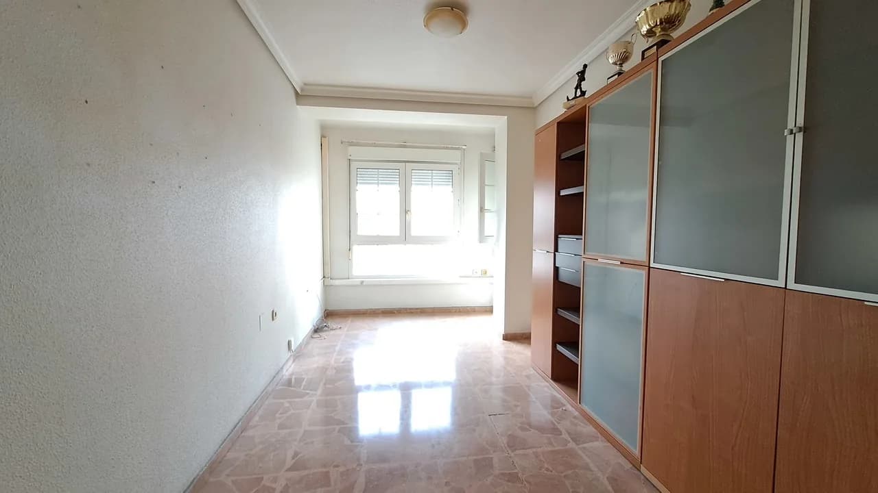 Apartment de 5 dormitorios en venta en Torrevieja, Alicante - Image 4