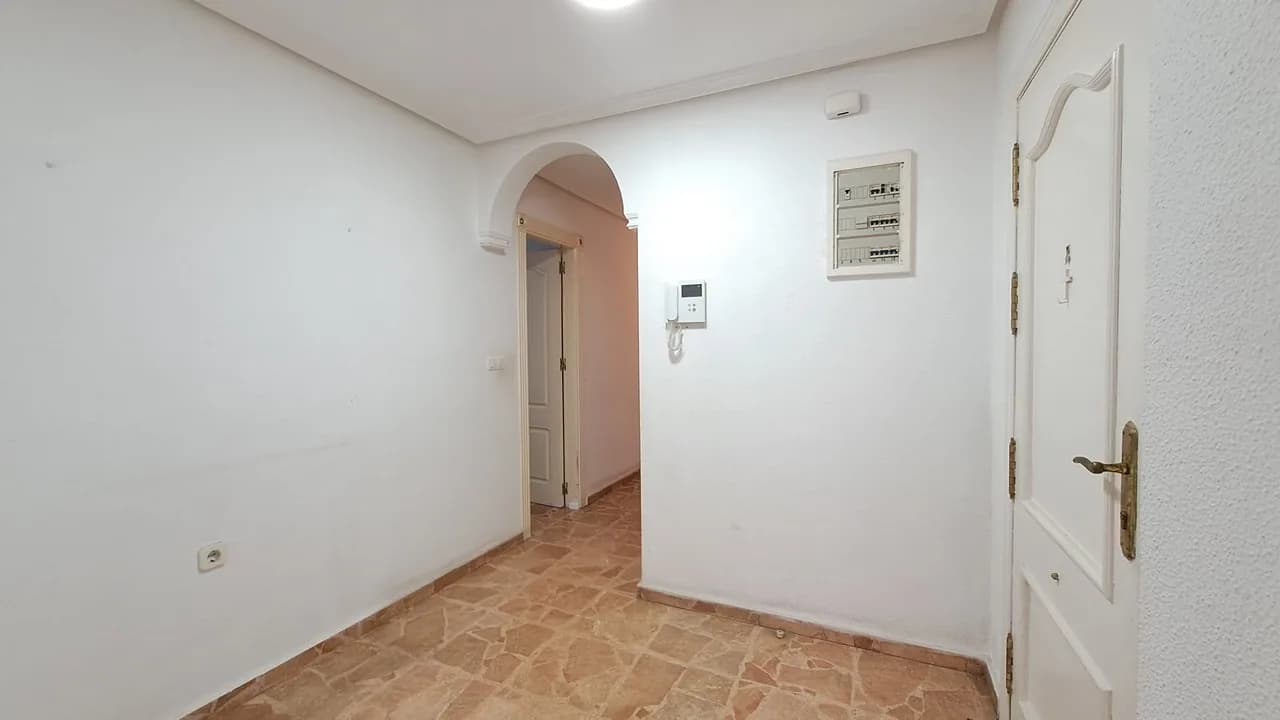 Apartment de 5 dormitorios en venta en Torrevieja, Alicante - Image 5