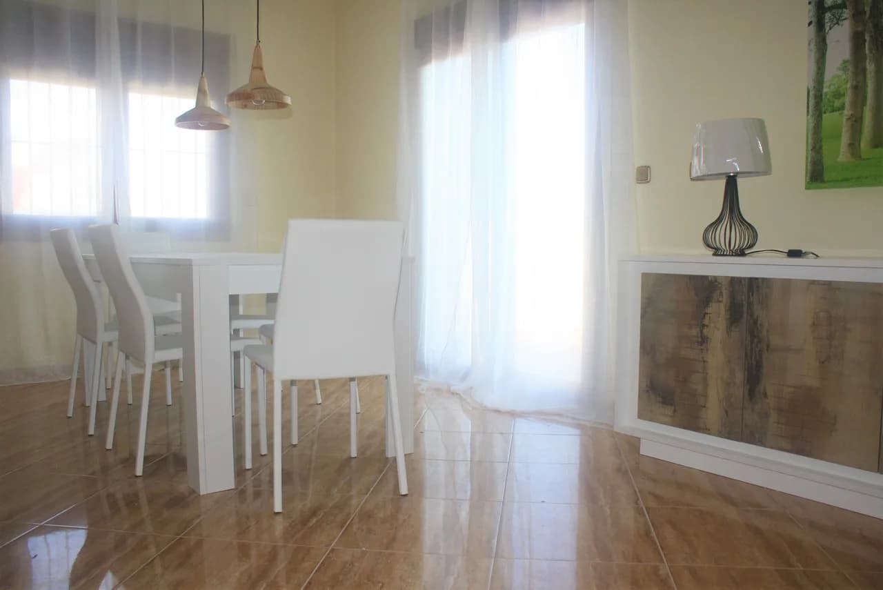 Villa de 3 dormitorios en venta en Los Altos, Alicante - Image 2