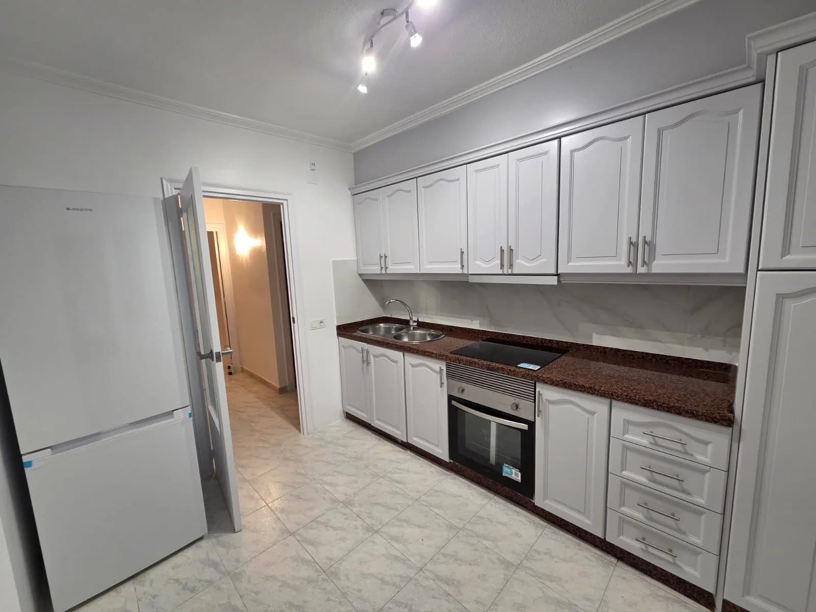 3 Bedroom Apartment for Sale in Torrevieja, Costa Blanca - Image 2