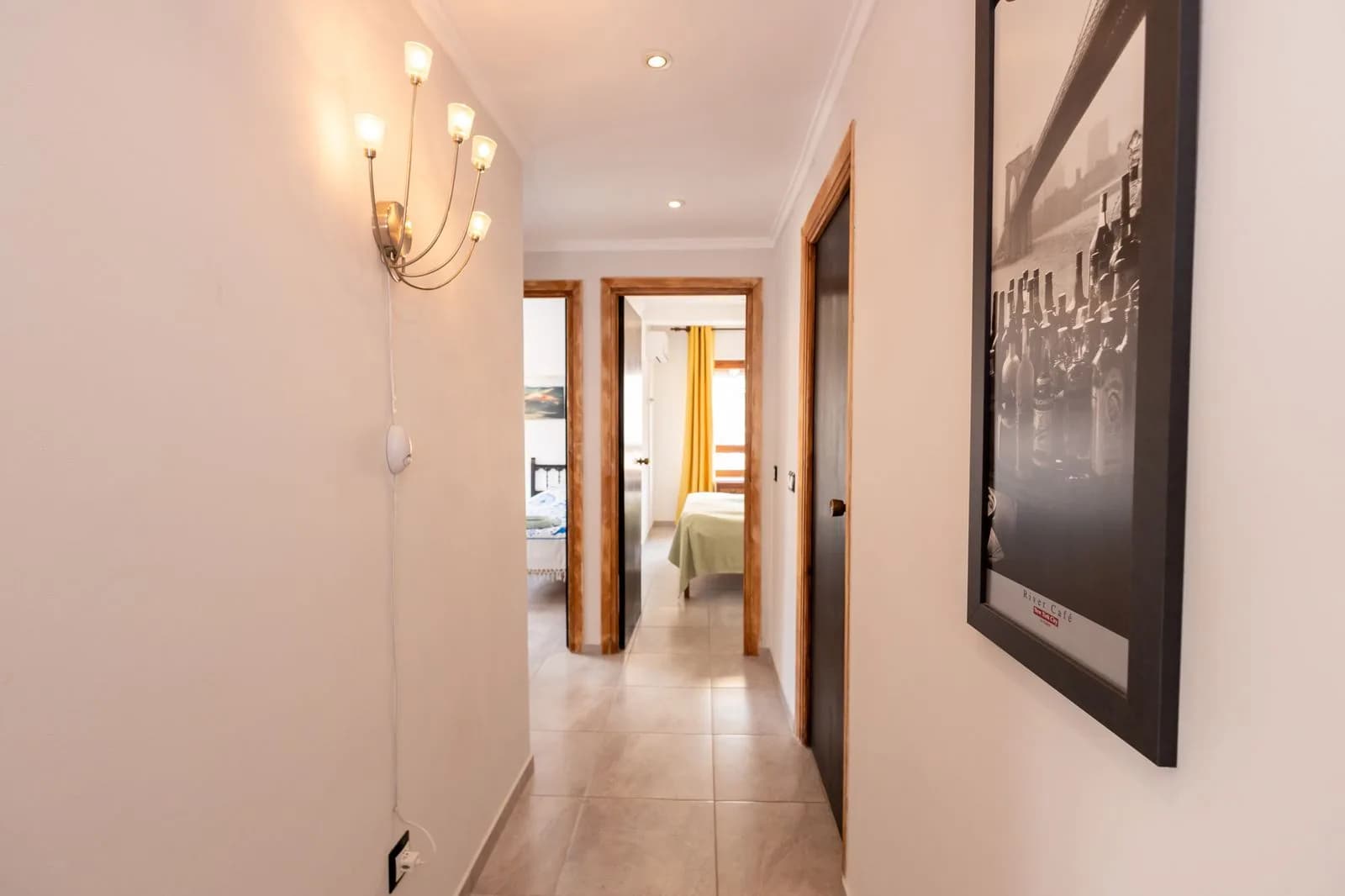 Apartment In Torrevieja - Image 2