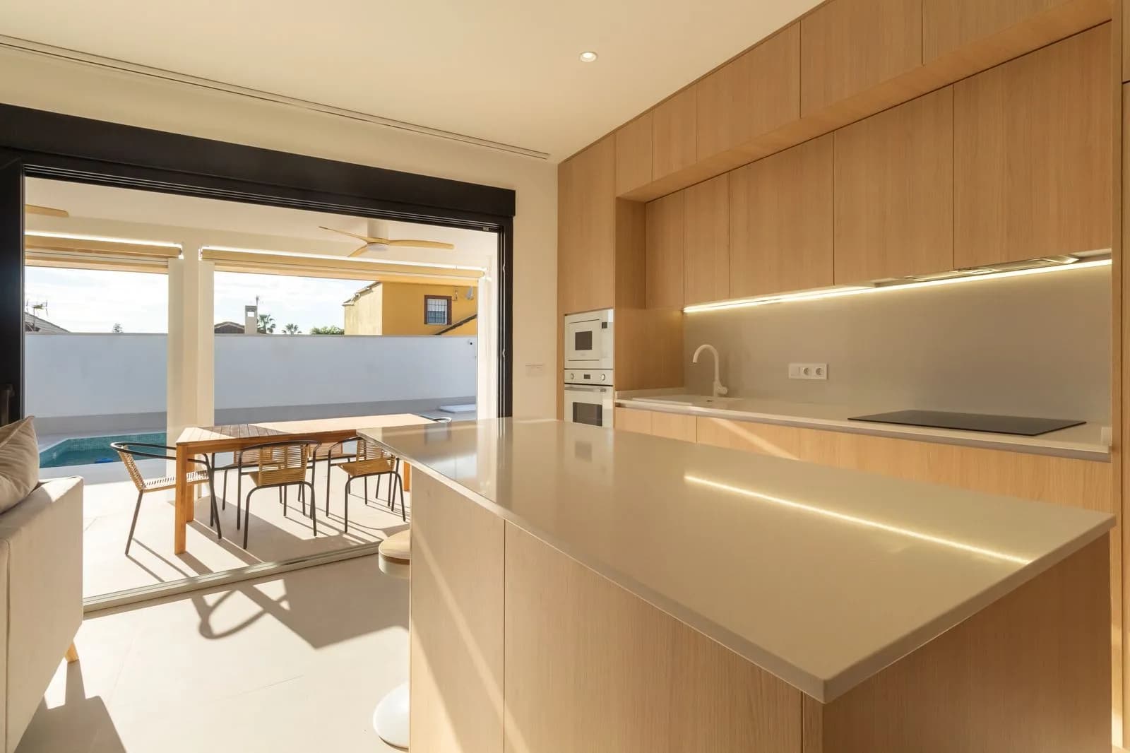 Villa de 3 dormitorios en venta en Torrevieja, Costa Blanca - Image 7