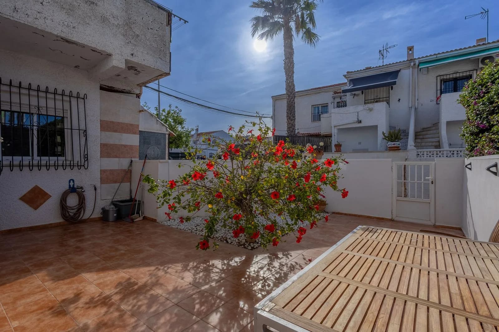 Apartment In Torrevieja - Image 2