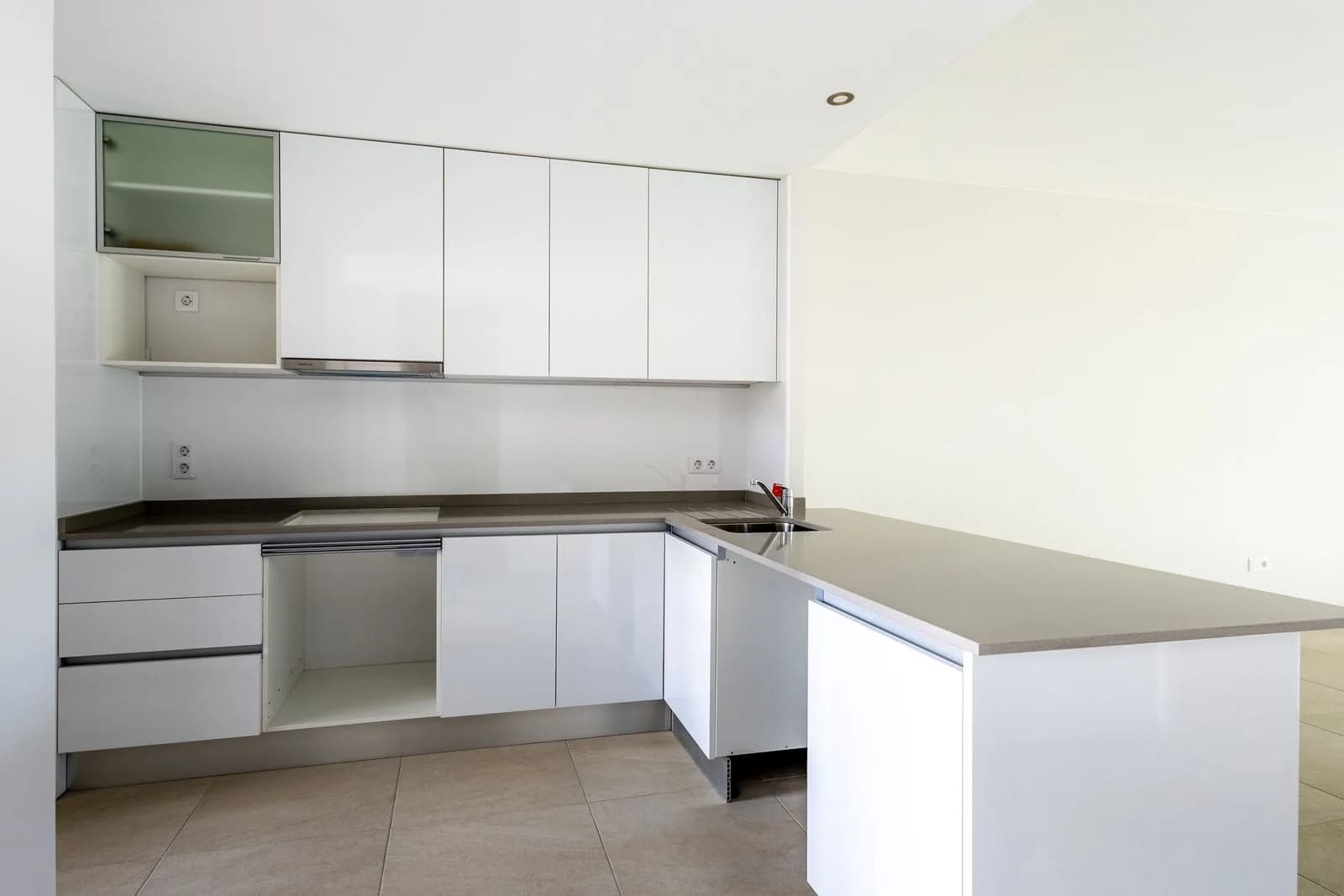 3 Bedroom Apartment for Sale in Playa Flamenca, Costa Blanca - Image 8