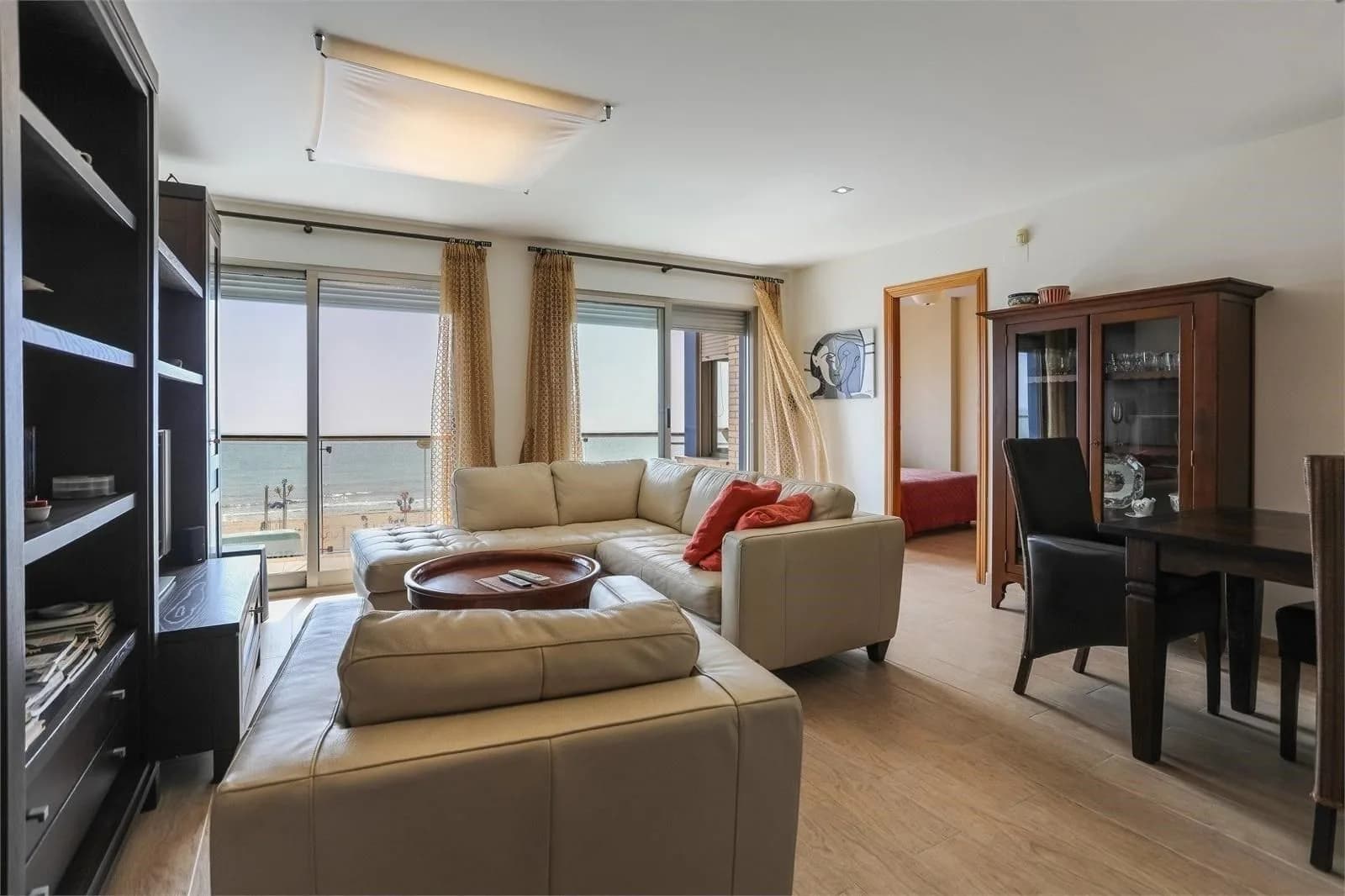 Apartment In Torrevieja - Image 2