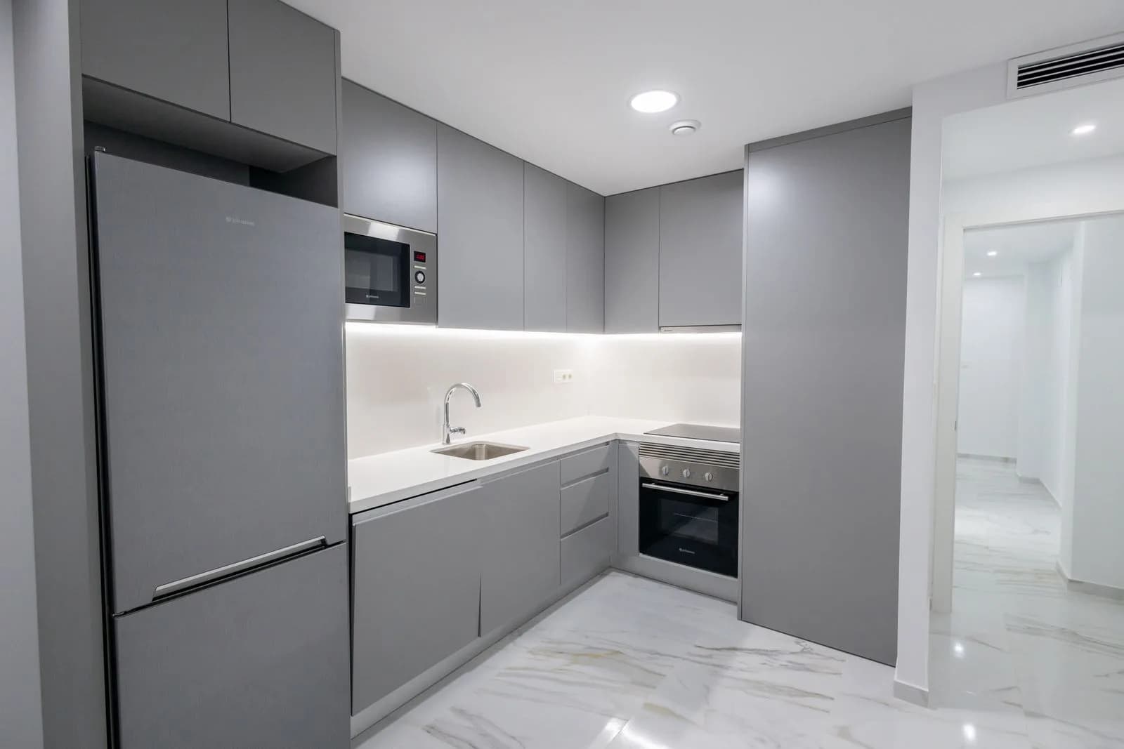 Apartment In Torrevieja - Image 4