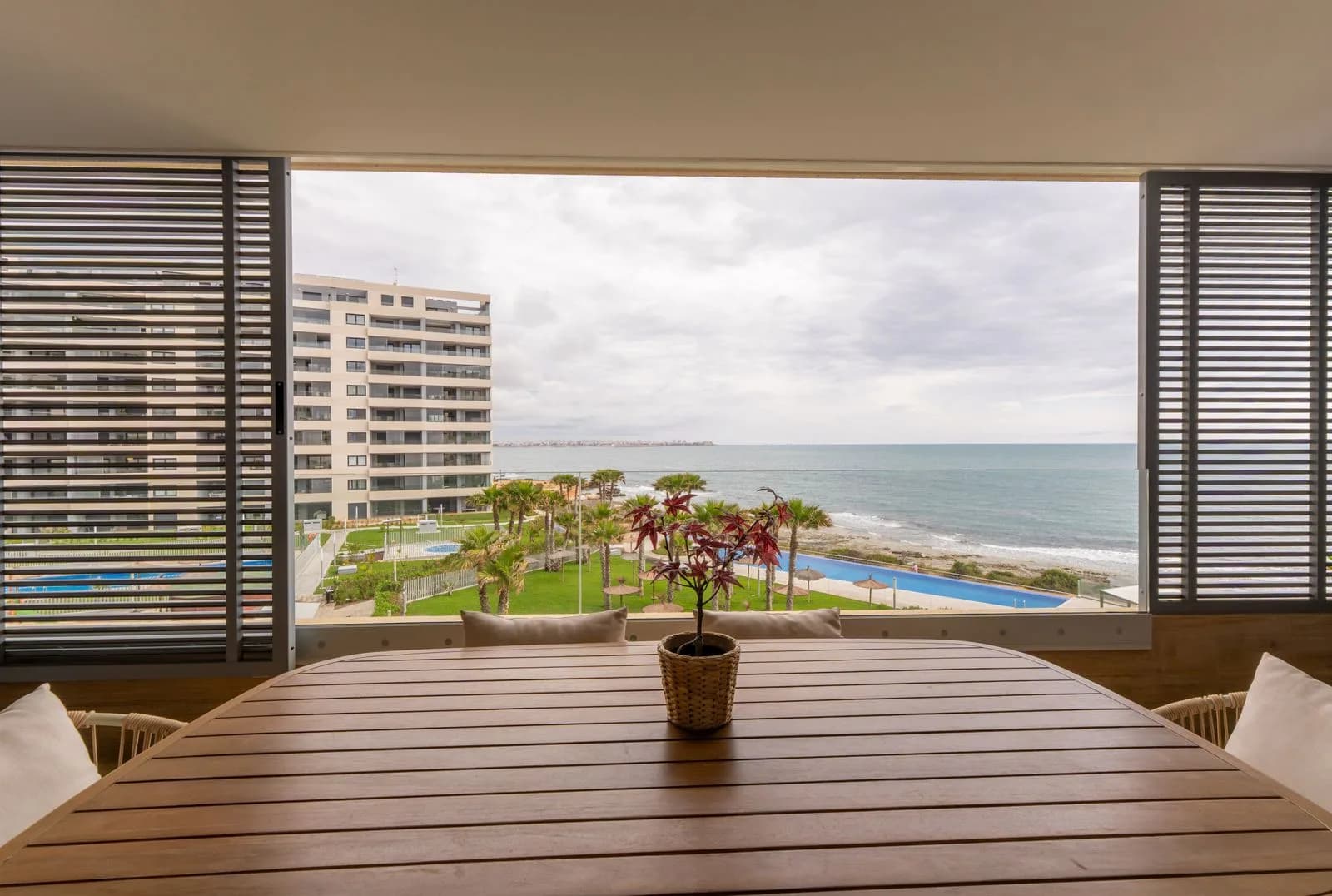 Apartment In Punta Prima - Image 3