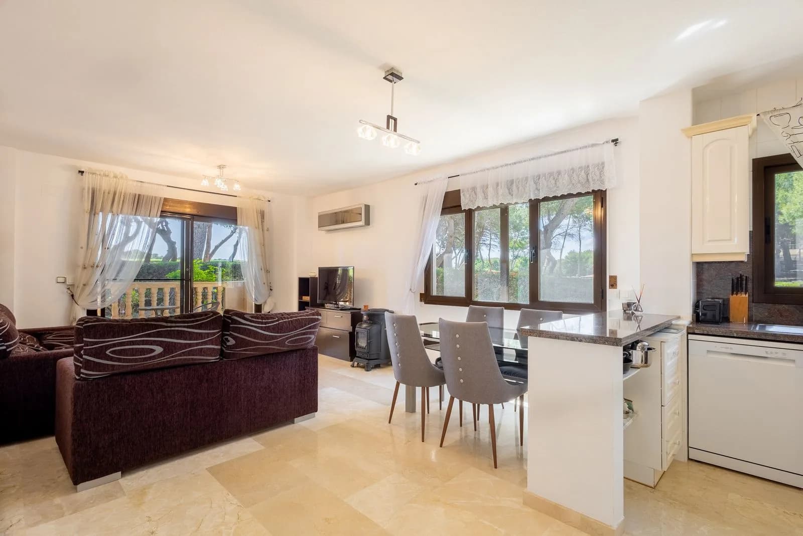 Apartment In Villamartín - Image 2
