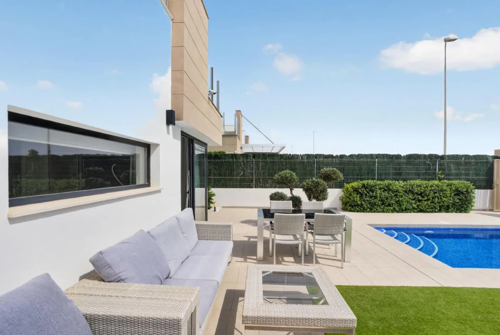 3 Bedroom Villa for Sale in Guardamar del Segura, Alicante - Image 6