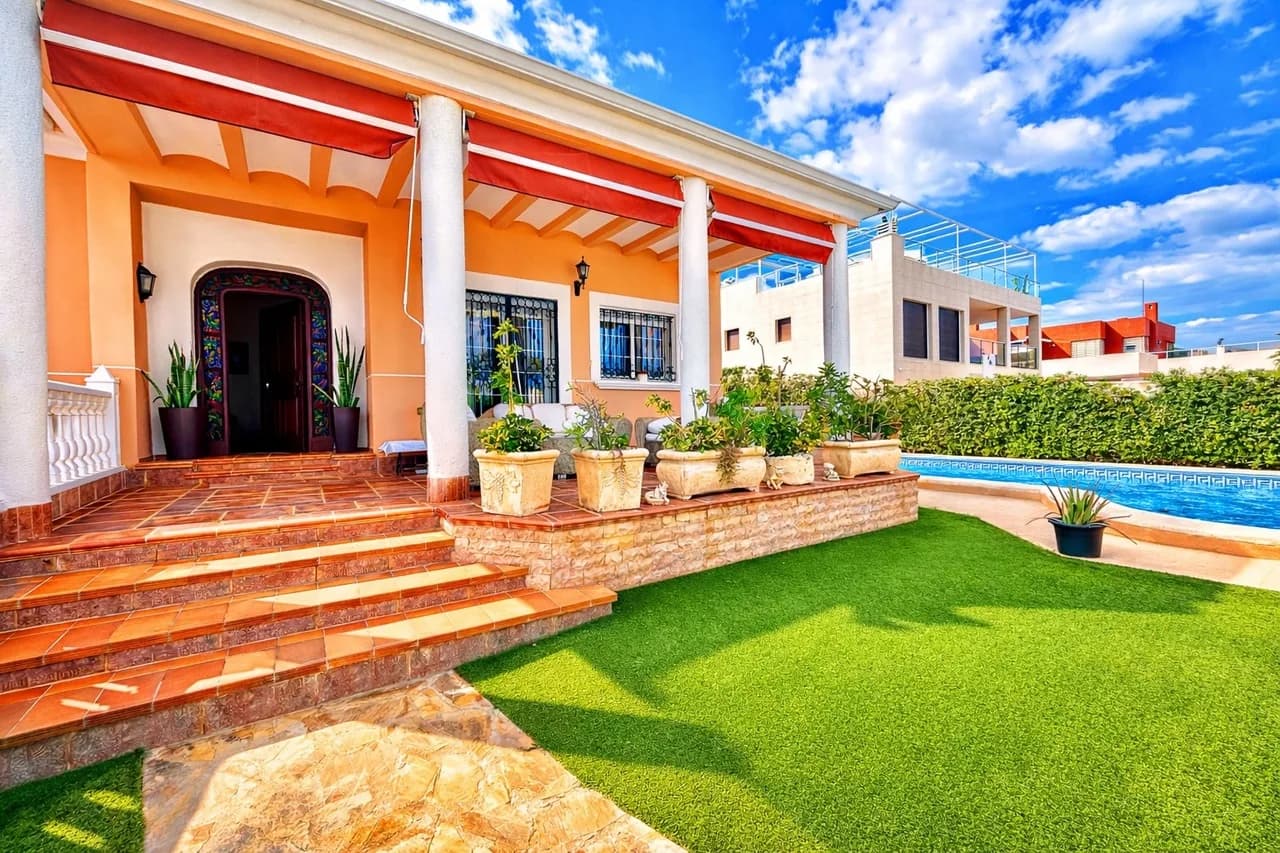Villa de 6 chambres à vendre à La Mata, Alicante