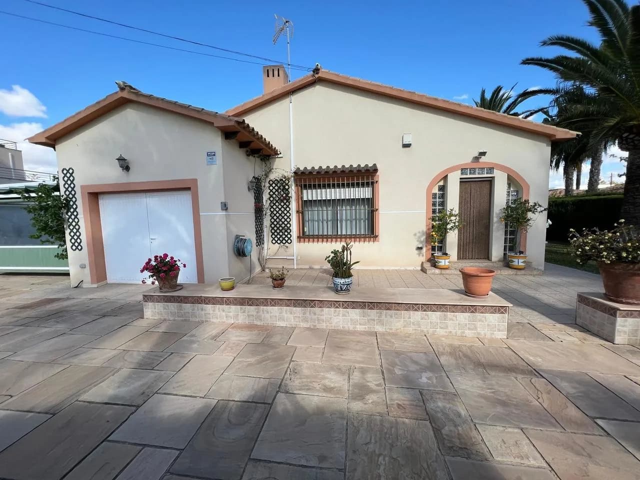 Villa de 3 dormitorios en venta en Cabo Roig, Alicante - Image 4