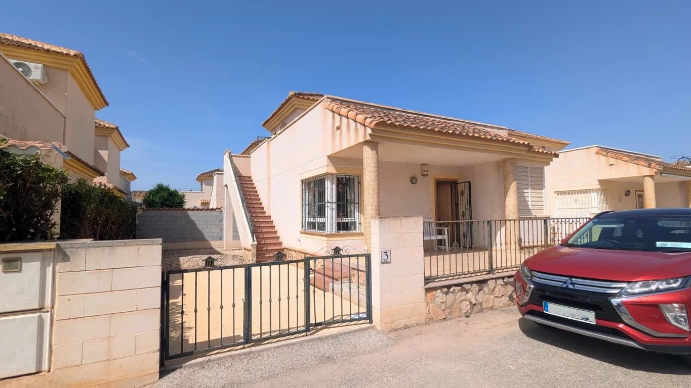 Detached Villa In Lo Crispin