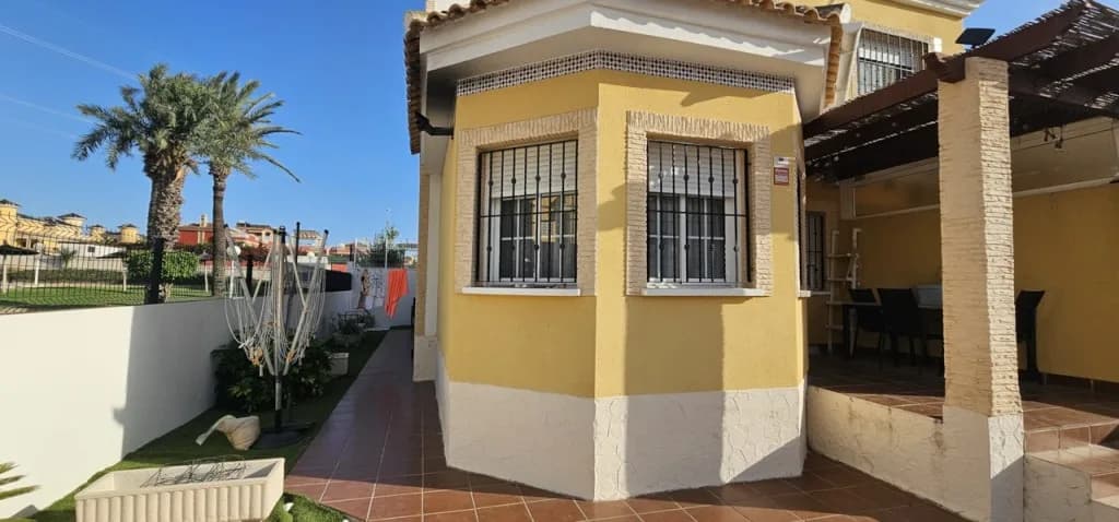 3 Bedroom Villa for Sale in Lo Crispin, Alicante - Image 3