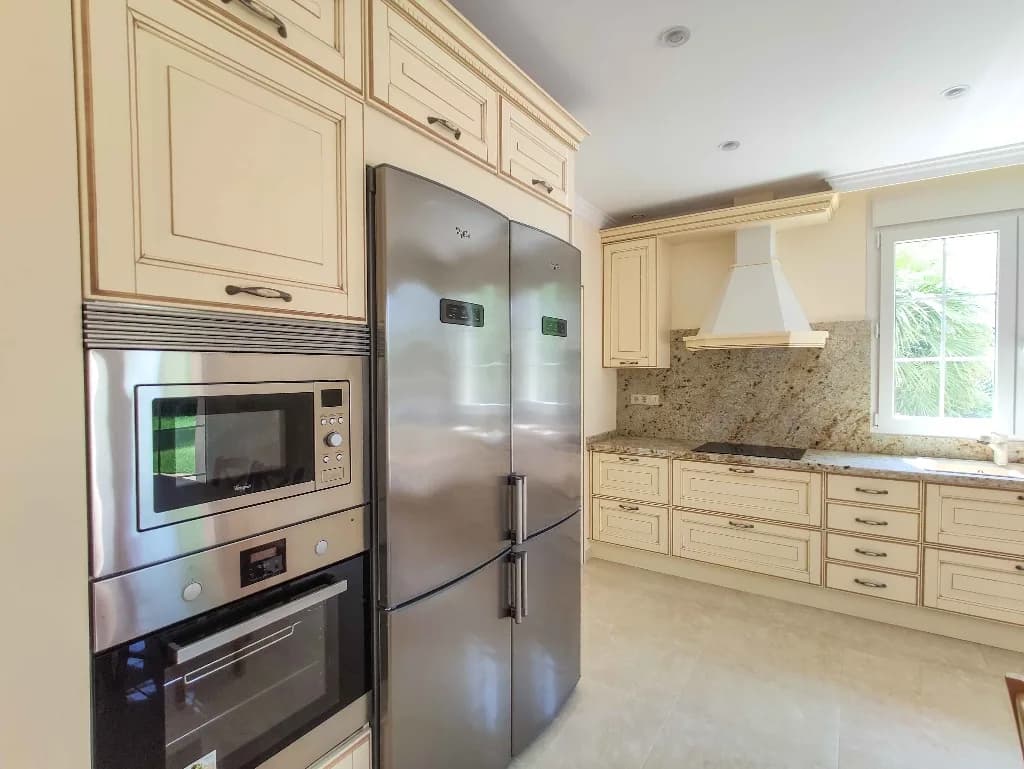 Villa med 6 sovrum till salu i Cabo Roig, Alicante - Image 3