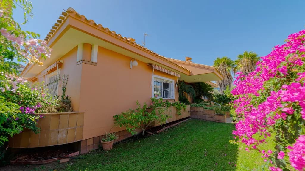 Villa met 7 slaapkamers te koop in Campoamor, Alicante - Image 9