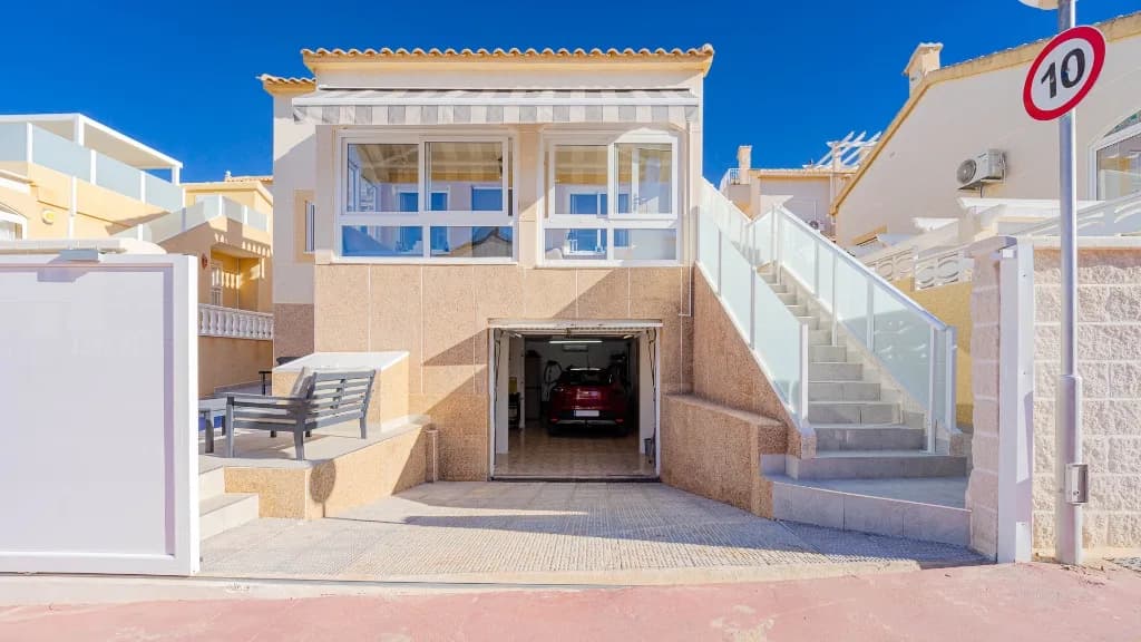 Villa mit 2 Schlafzimmern zu verkaufen in Orihuela-Costa, Alicante