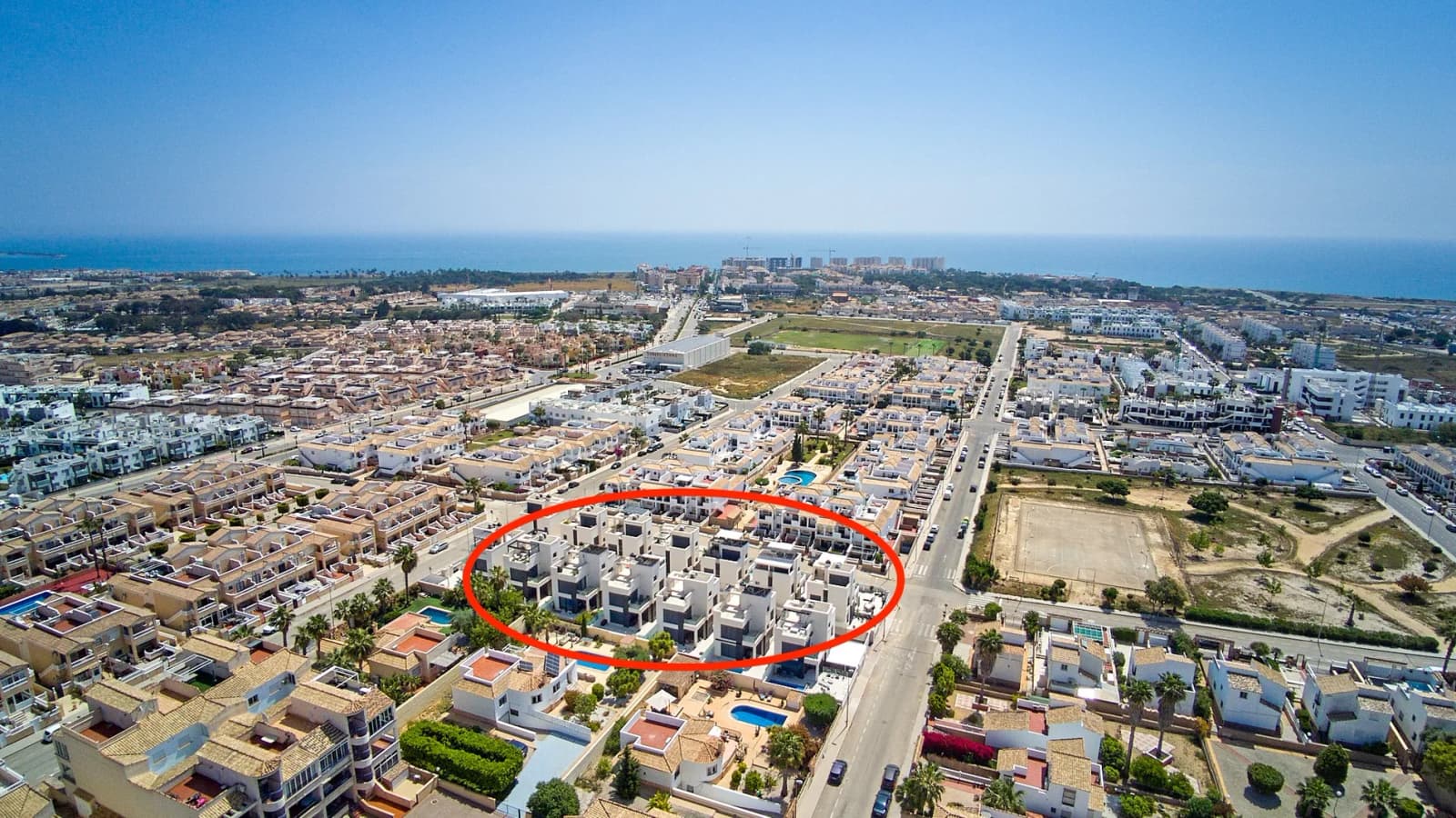 Villa de 4 chambres à vendre à Punta Prima, Alicante - Image 2