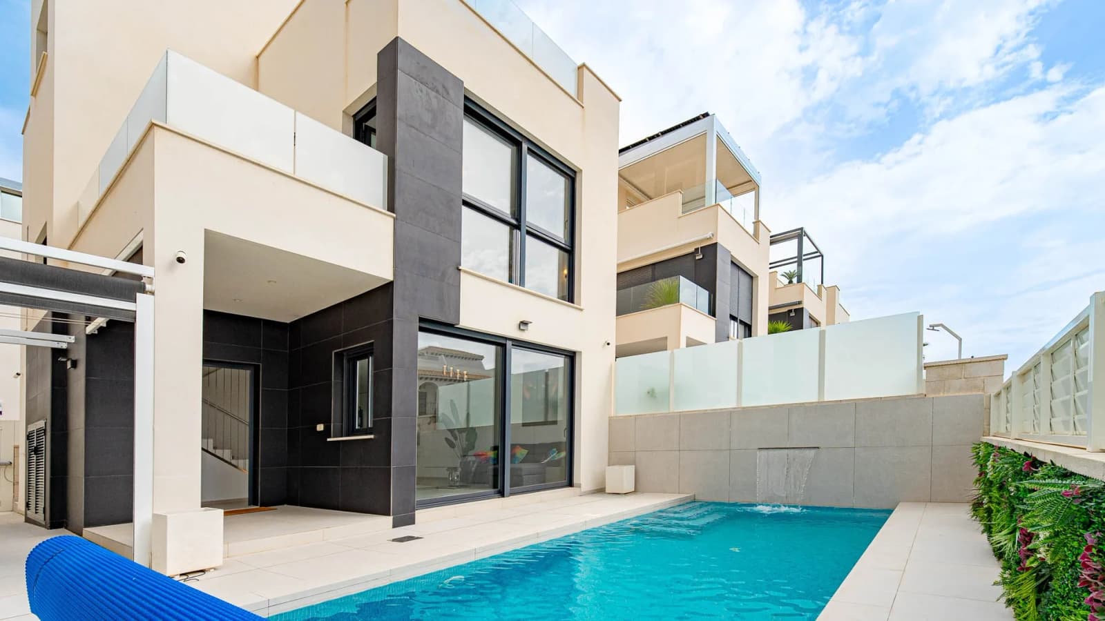 Villa de 4 chambres à vendre à Punta Prima, Alicante - Image 3