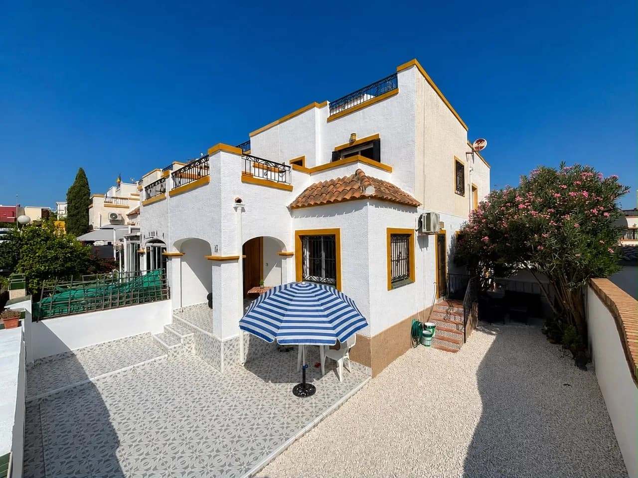 3 Bedroom Townhouse for Sale in Los Altos, Alicante