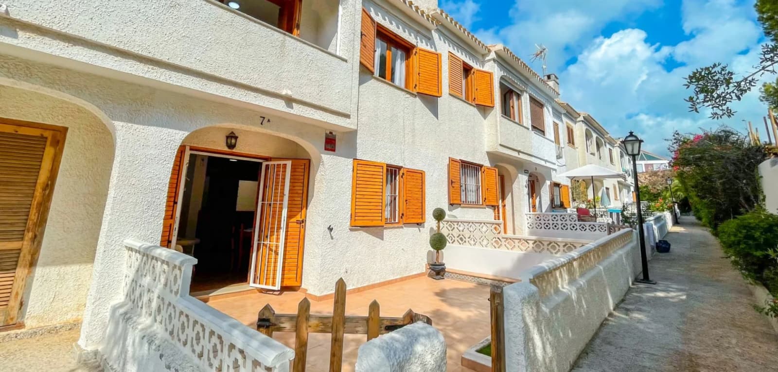 Townhouse de 2 dormitorios en venta en Orihuela Costa, Costa Blanca (Alicante) - Image 2