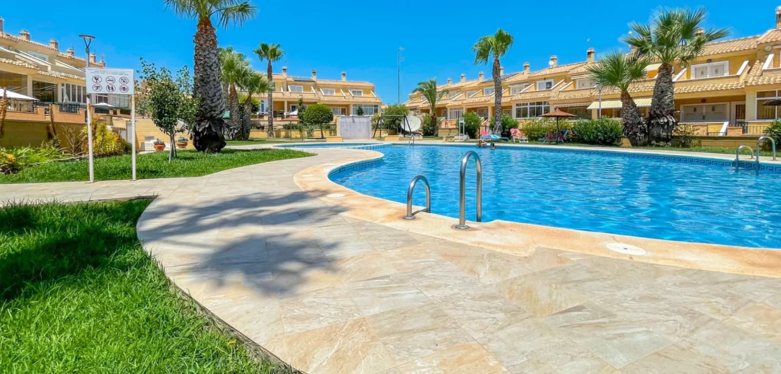 Townhouse de 4 chambres à vendre à Orihuela Costa, Costa Blanca (Alicante) - Image 3
