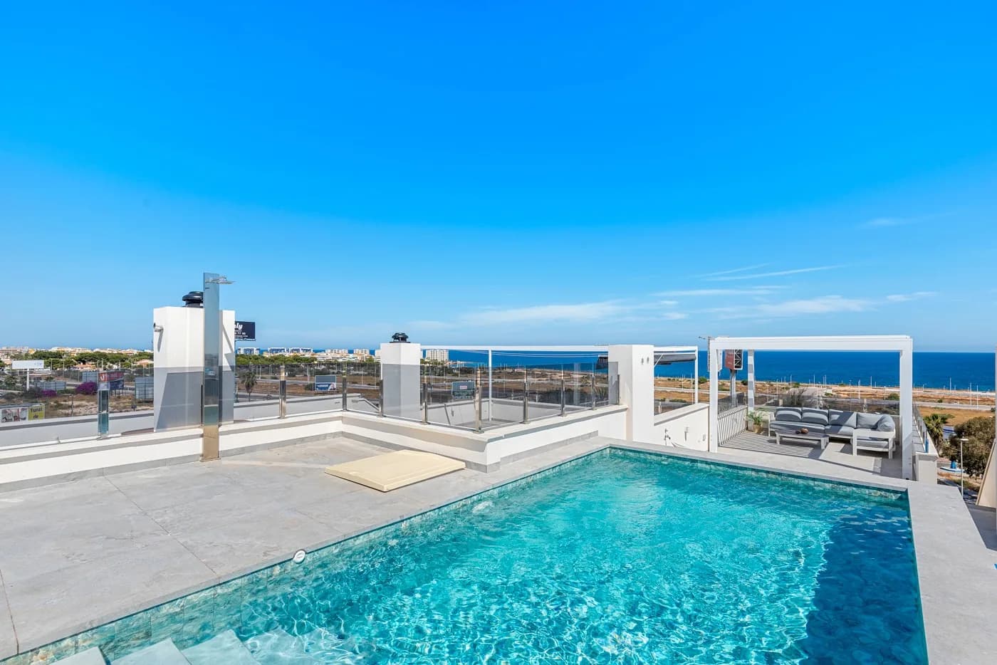Villa de 3 dormitorios en venta en Orihuela costa, Alicante
