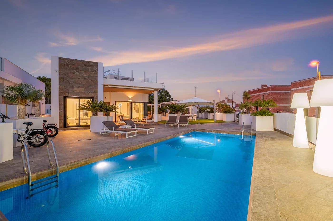 Villa de 3 dormitorios en venta en Orihuela costa, Alicante