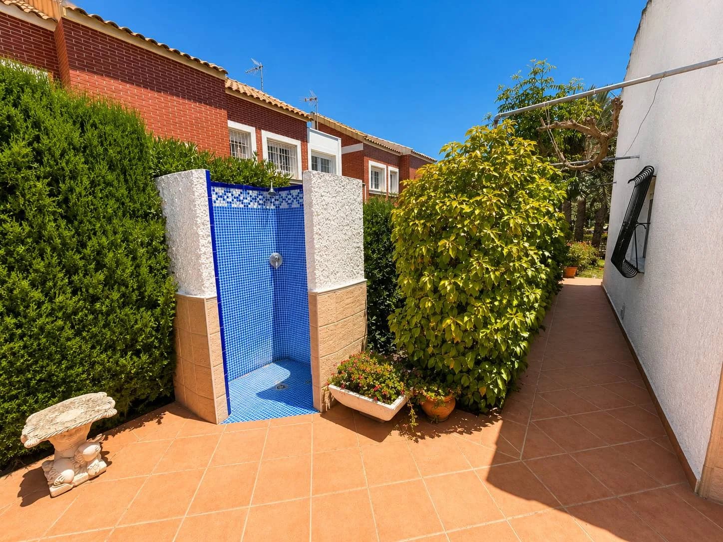 Town House In Torrevieja - Image 4