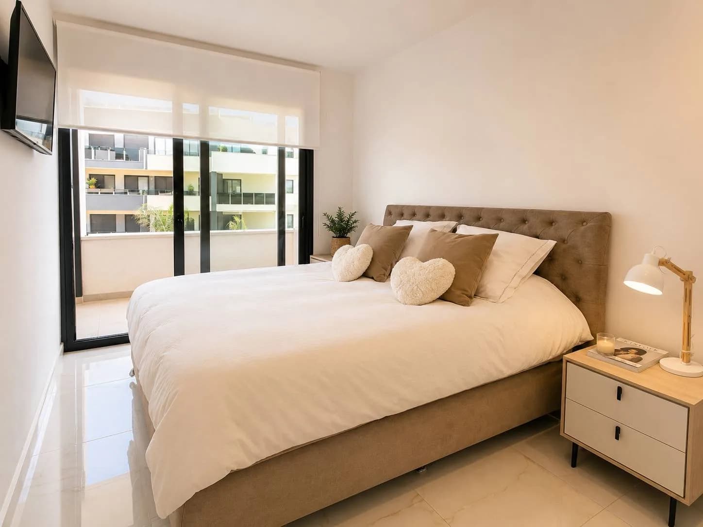 Apartment de 3 dormitorios en venta en Orihuela Costa, Alicante - Image 2
