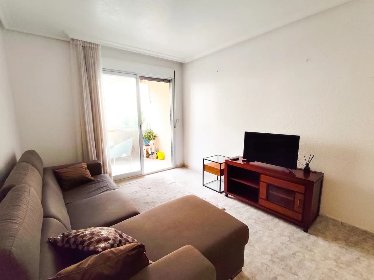 2 Bedroom Apartment for Sale in Guardamar del Segura, Alicante - Image 3