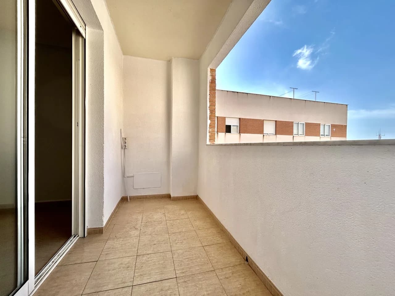 Apartment de 2 dormitorios en venta en Torrevieja, Alicante - Image 5