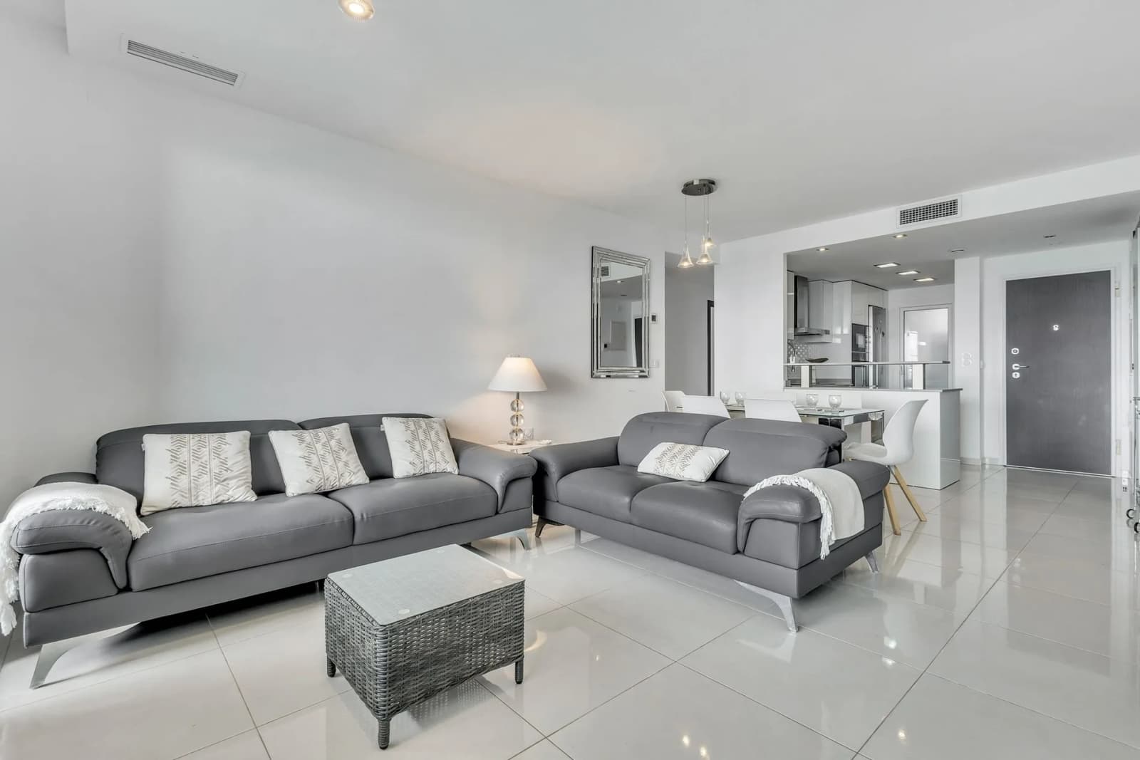 Apartment In Punta Prima - Image 6