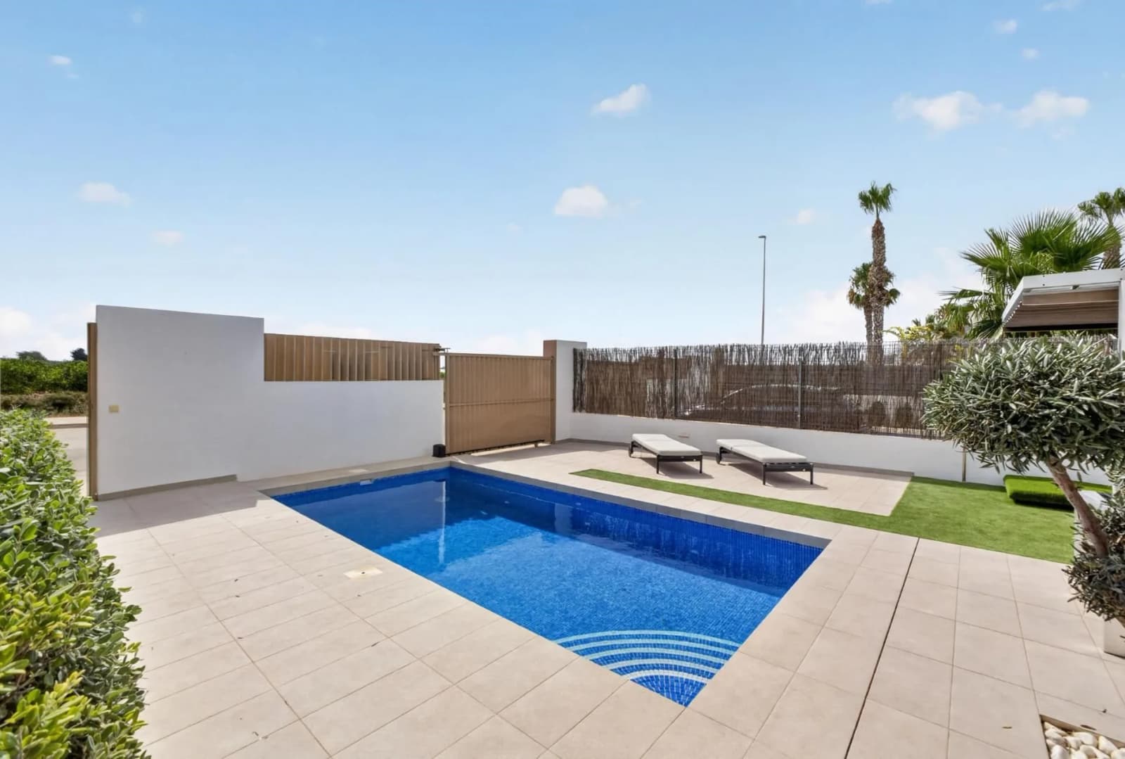 Villa In Guardamar Del Segura - Image 3