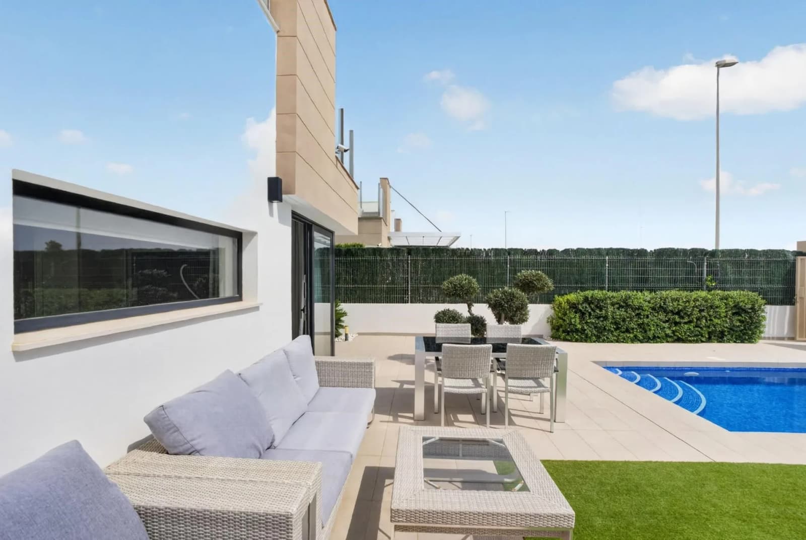 Villa In Guardamar Del Segura - Image 5