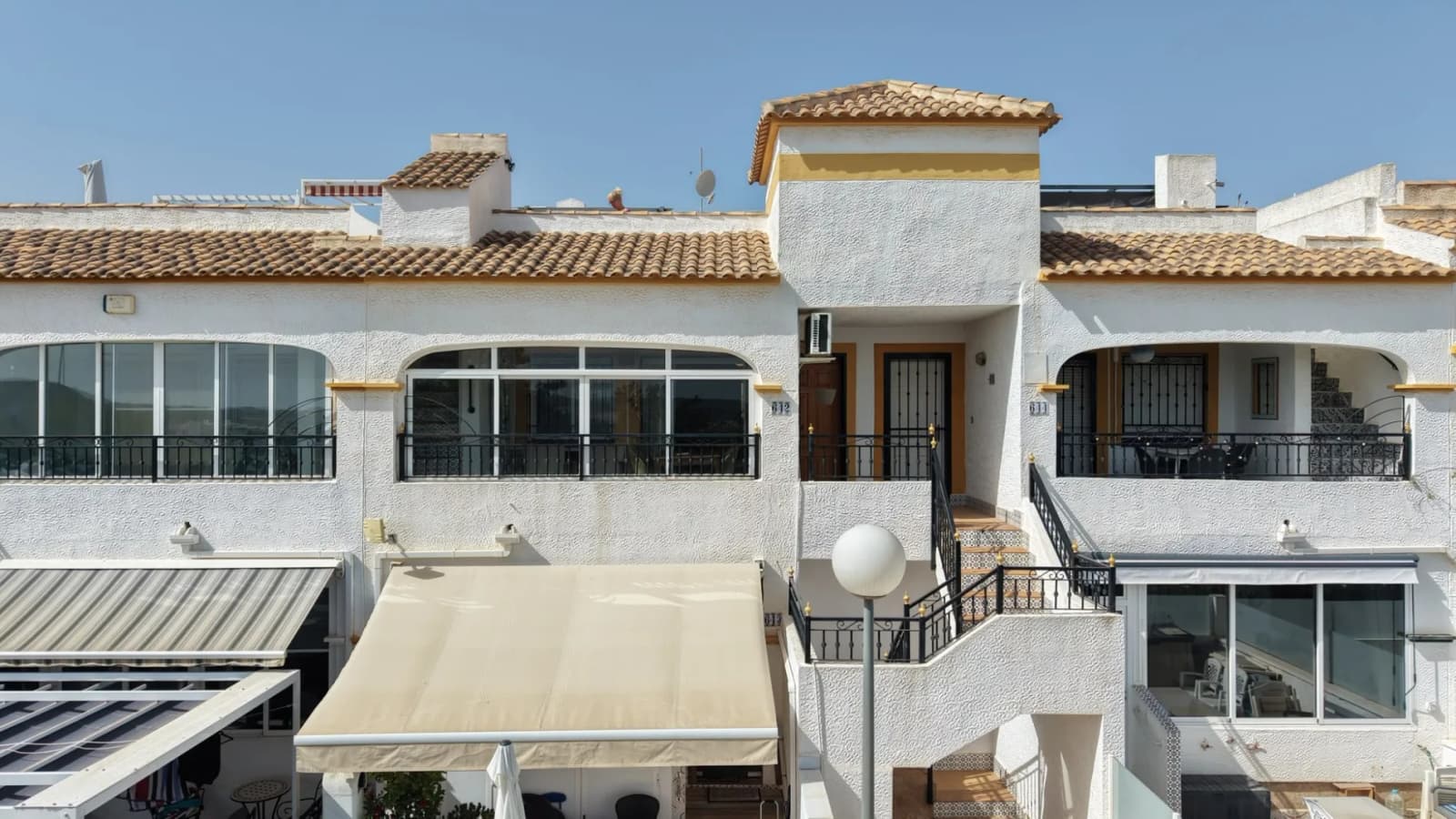 2 Bedroom Apartment for Sale in Entre Naranjo - Vistabella Golf, Alicante - Image 2